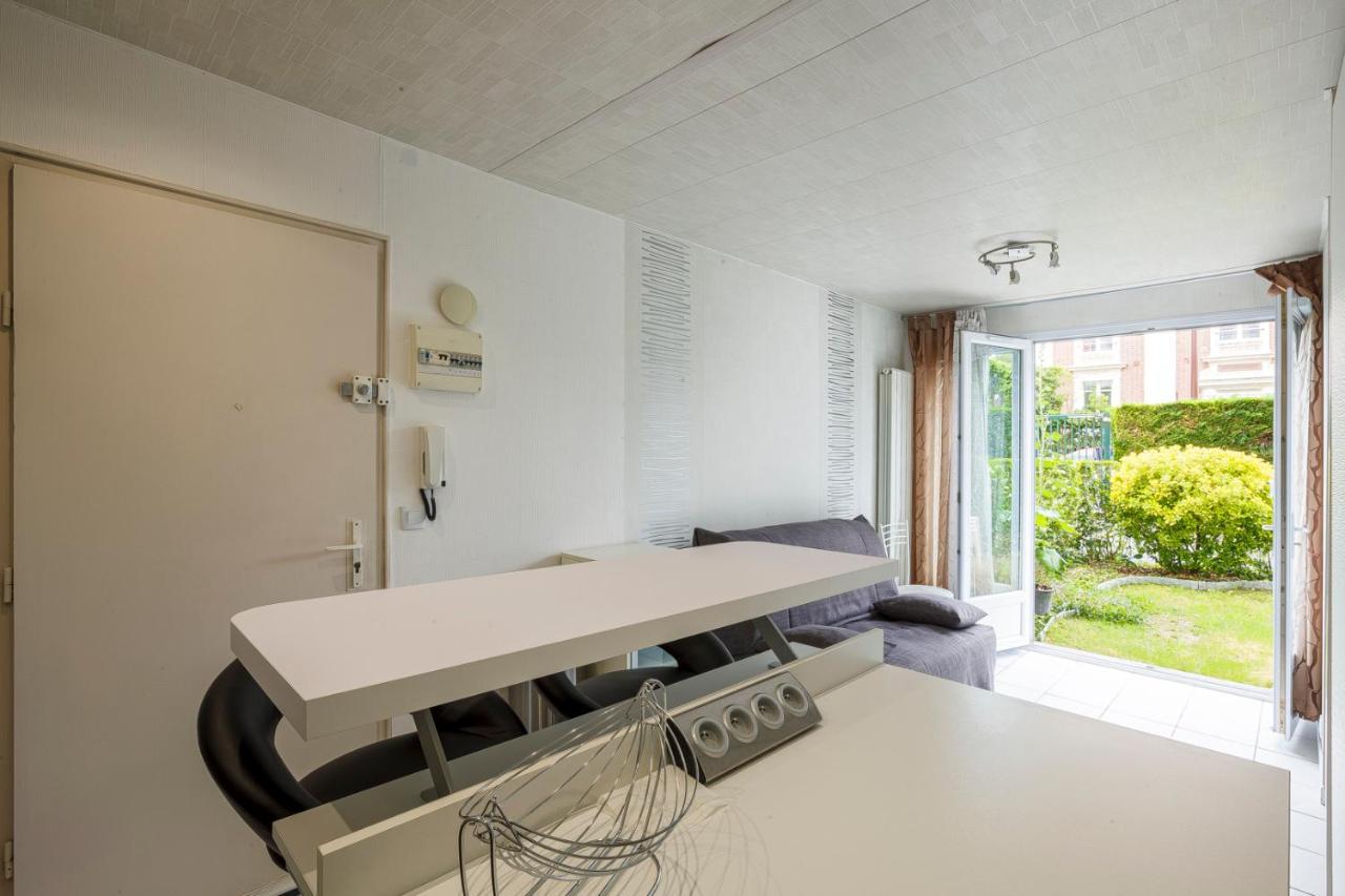 Superbe Appartement Au Coeur De Versailles Exterior foto
